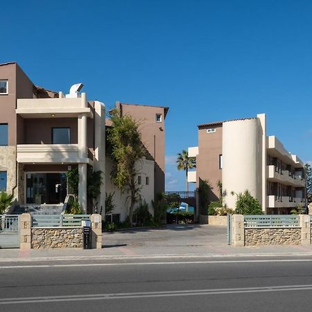 Hotel Haris On The Beach Agia Marina Buitenkant foto