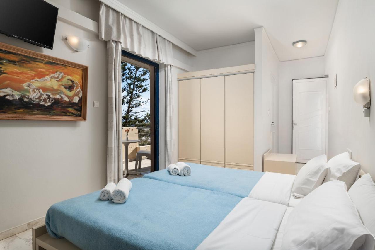 Hotel Haris On The Beach Agia Marina Buitenkant foto