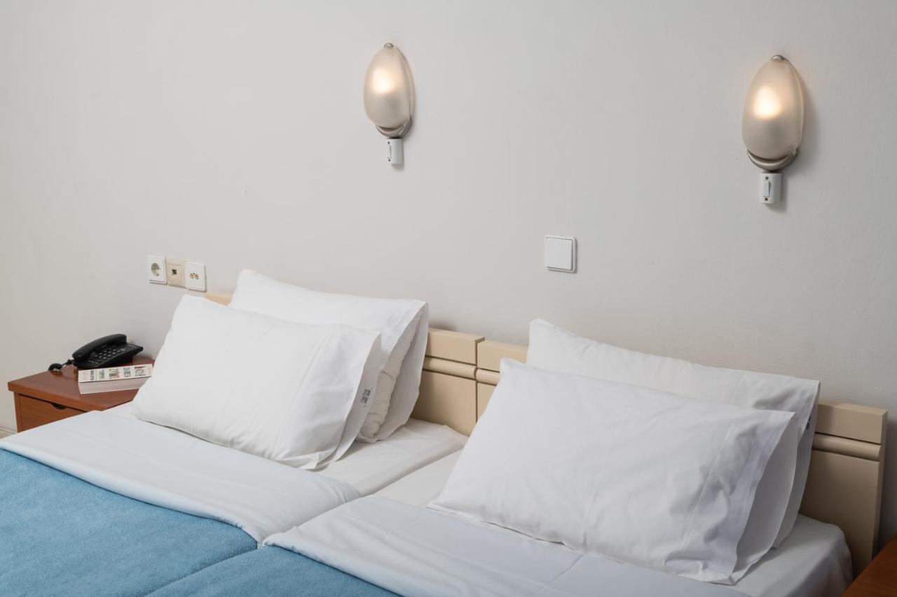 Hotel Haris On The Beach Agia Marina Buitenkant foto