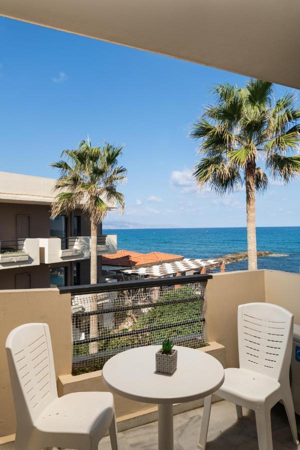Hotel Haris On The Beach Agia Marina Buitenkant foto