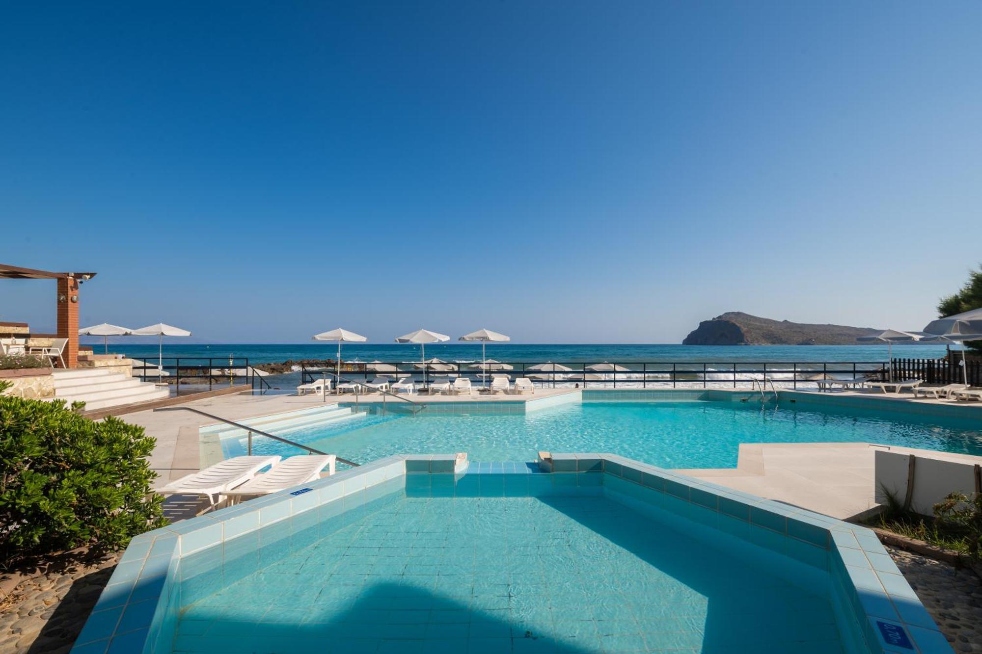 Hotel Haris On The Beach Agia Marina Buitenkant foto