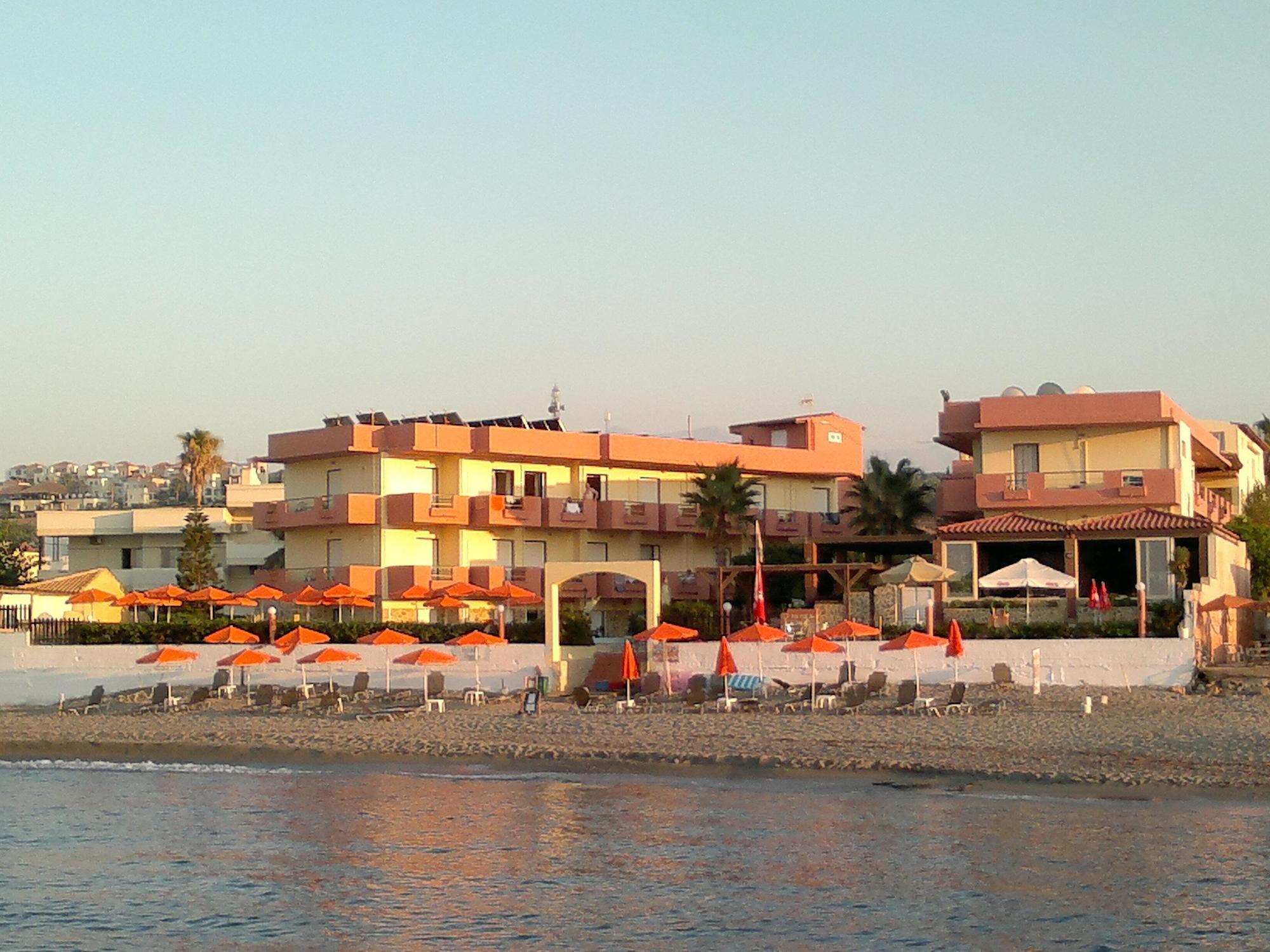 Hotel Haris On The Beach Agia Marina Buitenkant foto