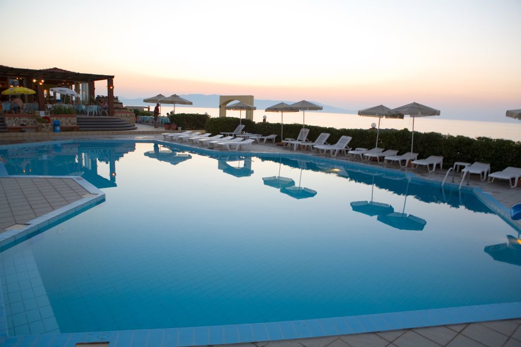 Hotel Haris On The Beach Agia Marina Buitenkant foto
