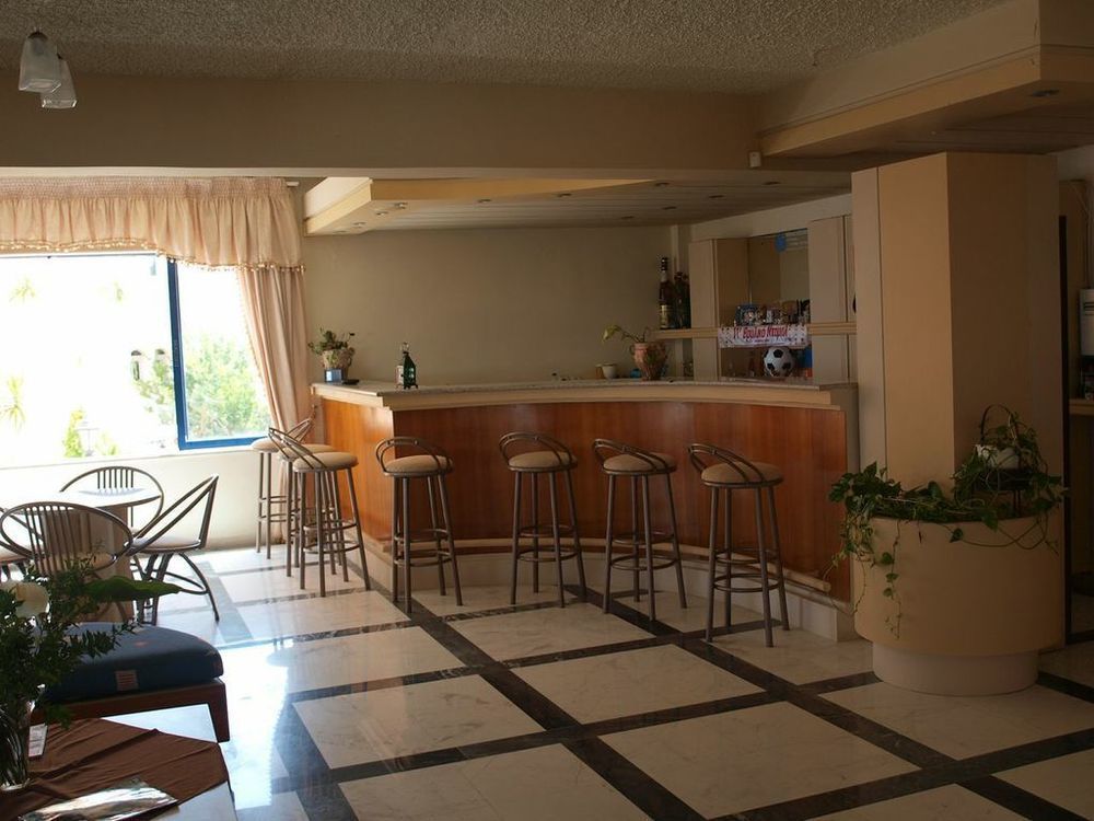 Hotel Haris On The Beach Agia Marina Buitenkant foto