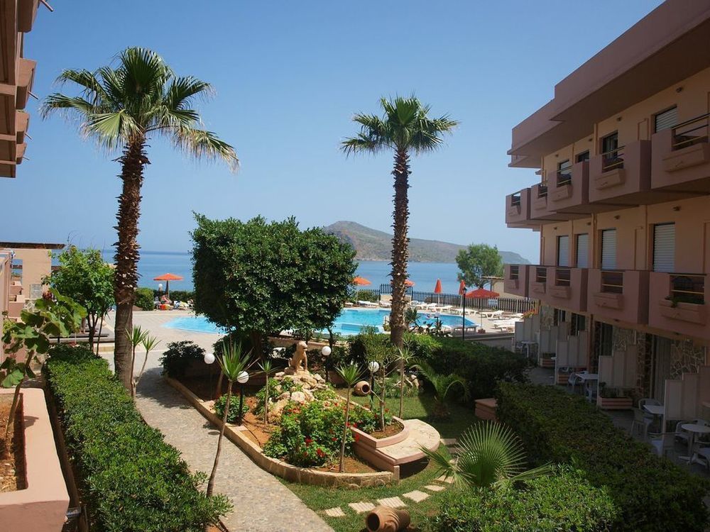 Hotel Haris On The Beach Agia Marina Buitenkant foto