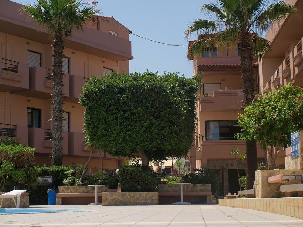 Hotel Haris On The Beach Agia Marina Buitenkant foto